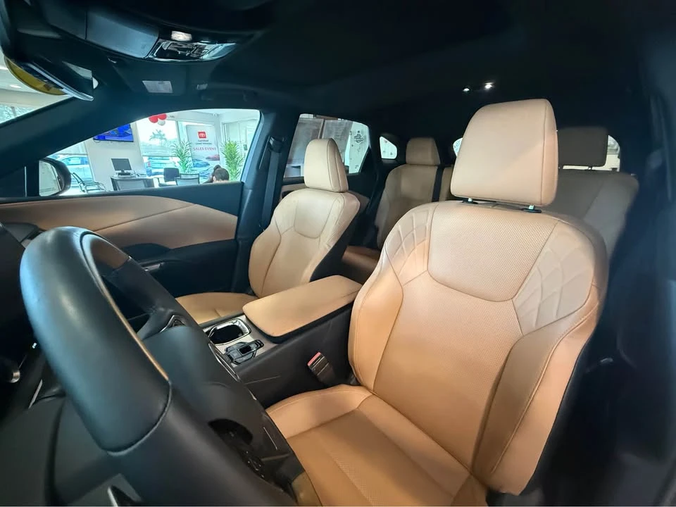 2024 Lexus RX 5th Gen - Image 9 of 11