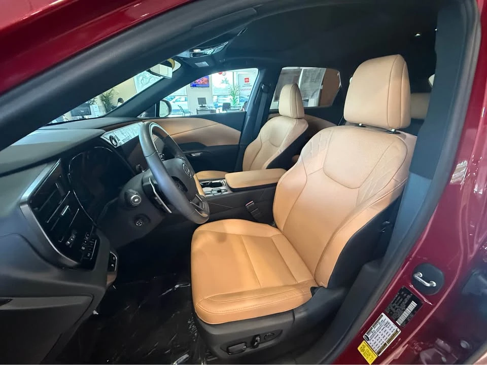 2024 Lexus RX 5th Gen - Image 7 of 11