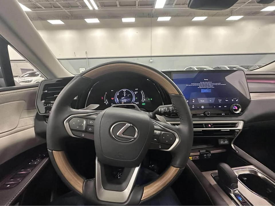 2024 Lexus RX 5th Gen - Image 5 of 9