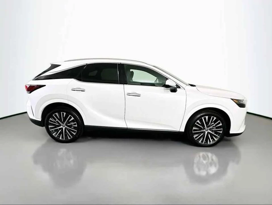2024 Lexus RX 5th Gen - Image 4 of 12