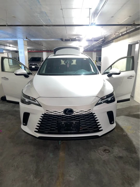 2024 Lexus RX 5th Gen - Image 8 of 12