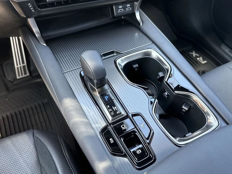 2024 Lexus RX 5th Gen - Image 15 of 20