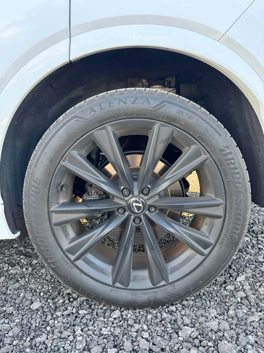 2024 Lexus RX 5th Gen - Image 16 of 17