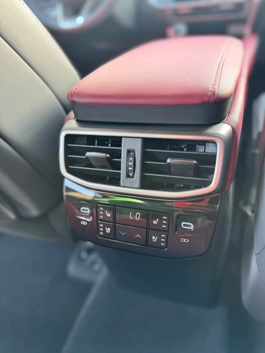 2024 Lexus RX 5th Gen - Image 12 of 17