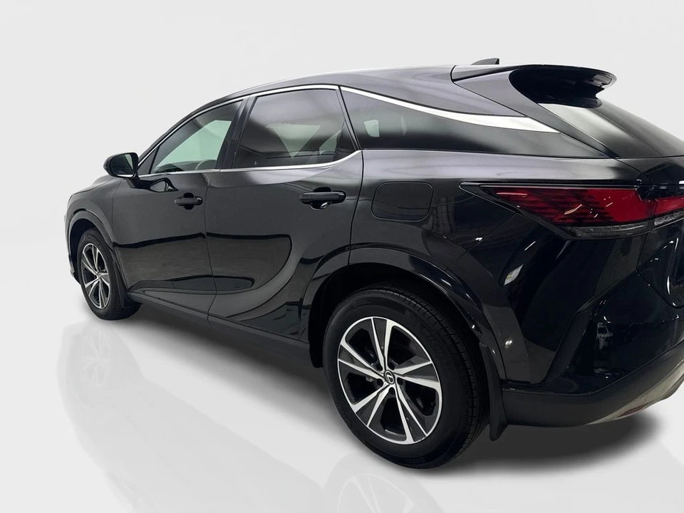 2024 Lexus RX 5th Gen - Image 14 of 21