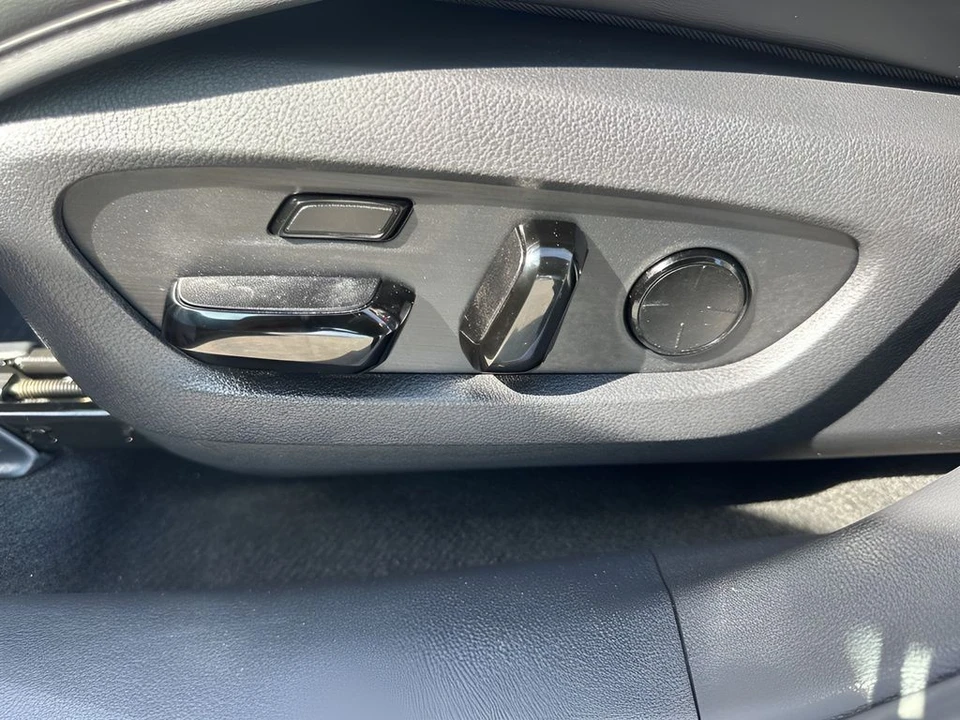 2024 Lexus RX 5th Gen - Image 10 of 21