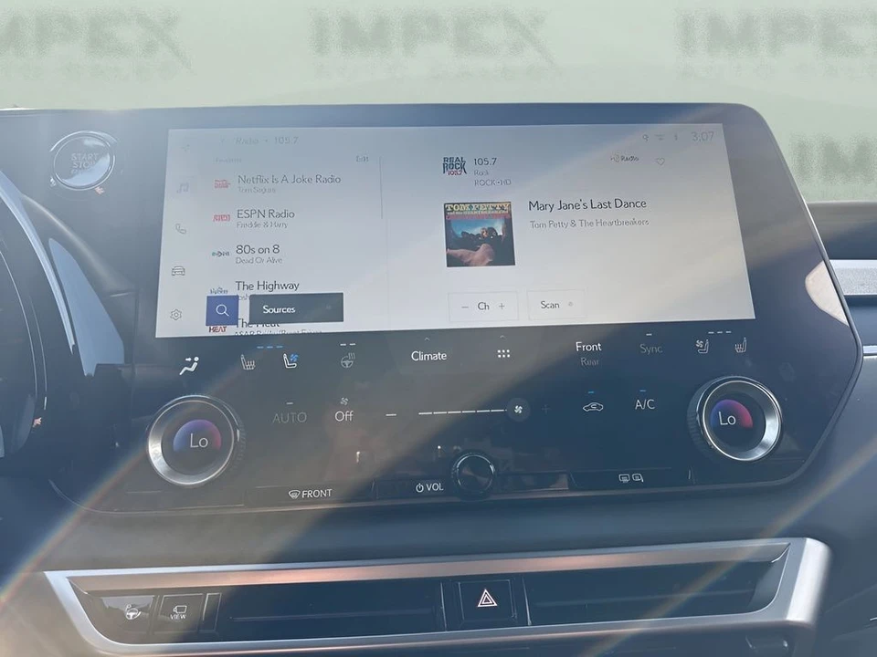 2024 Lexus RX 5th Gen - Image 18 of 21