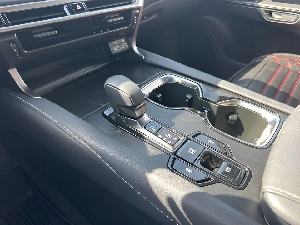 2024 Lexus RX 5th Gen - Image 17 of 21