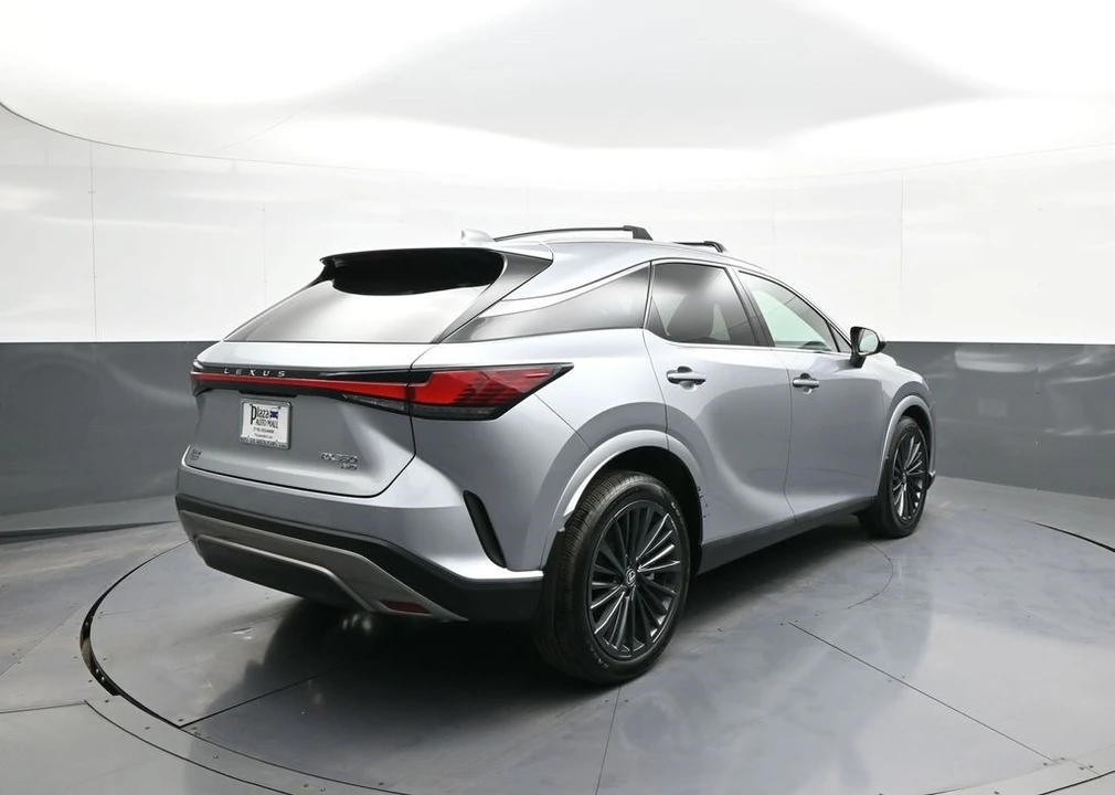 2024 Lexus RX 5th Gen - Image 6 of 12