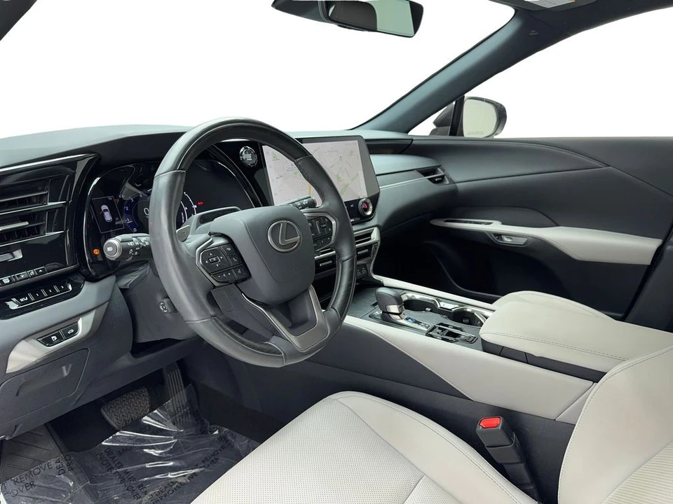 2024 Lexus RX 5th Gen - Image 16 of 21