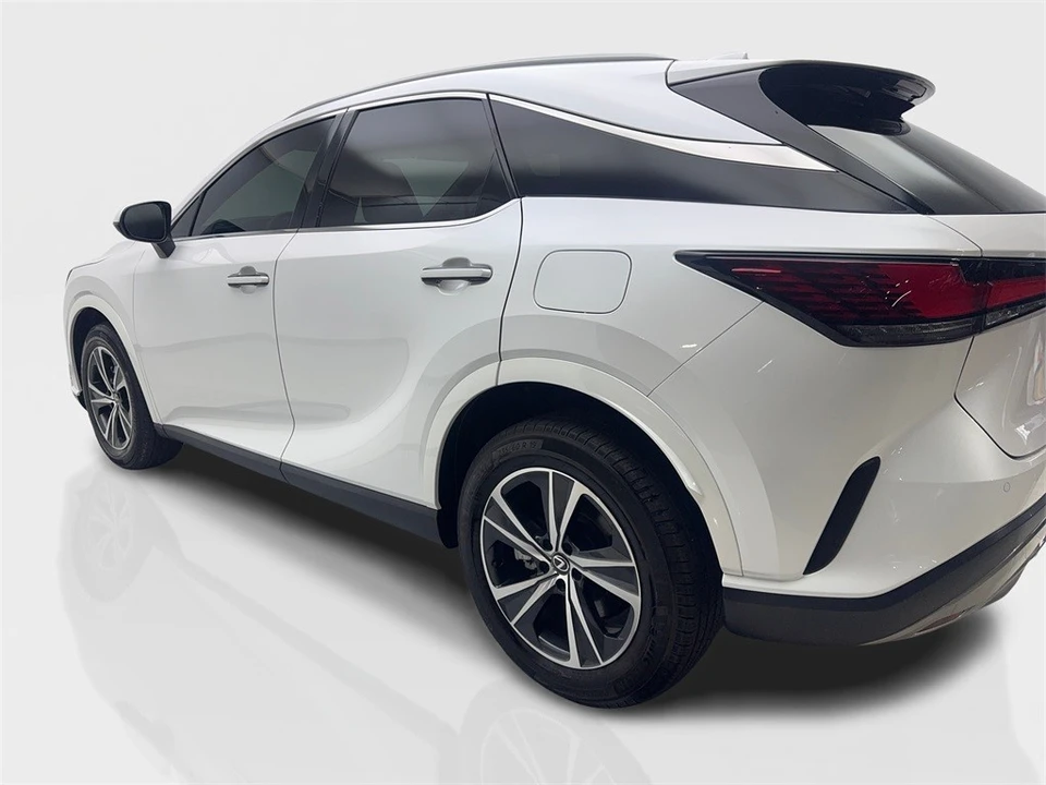 2024 Lexus RX 5th Gen - Image 14 of 21