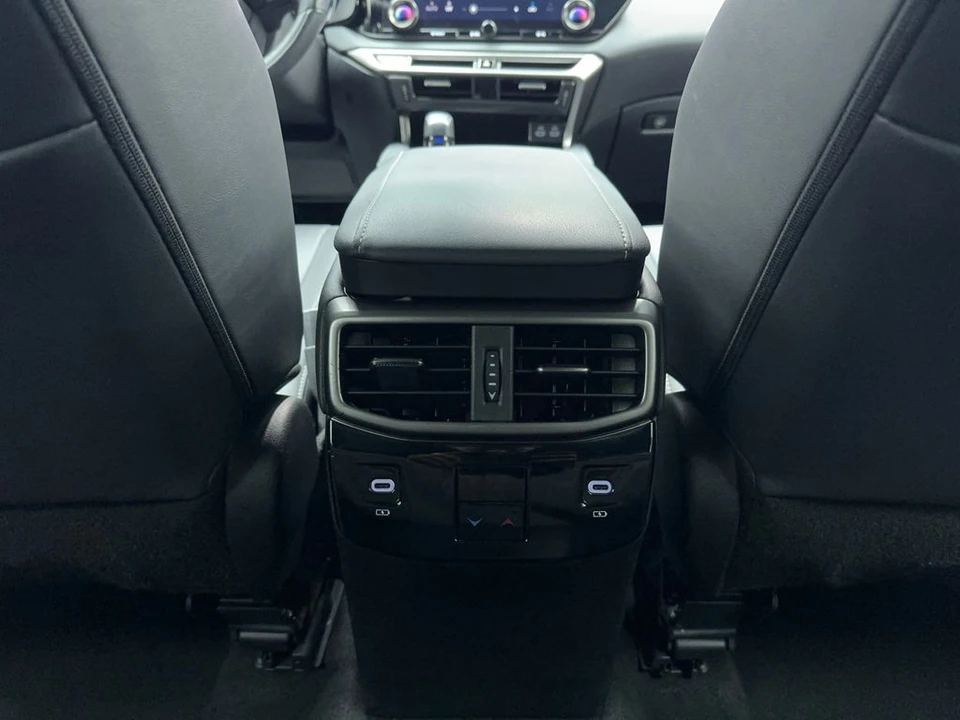 2024 Lexus RX 5th Gen - Image 17 of 21