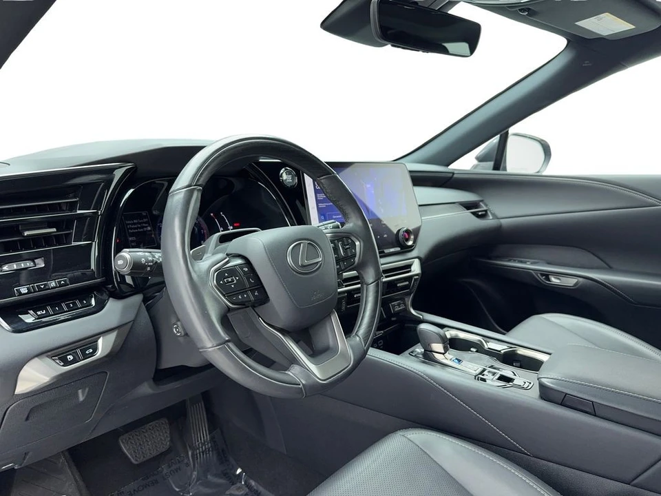 2024 Lexus RX 5th Gen - Image 18 of 21