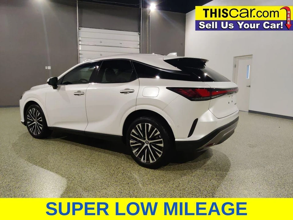2024 Lexus RX 5th Gen - Image 8 of 26