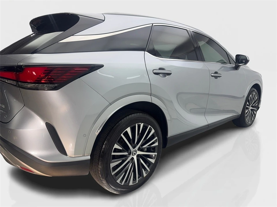 2024 Lexus RX 5th Gen - Image 13 of 21