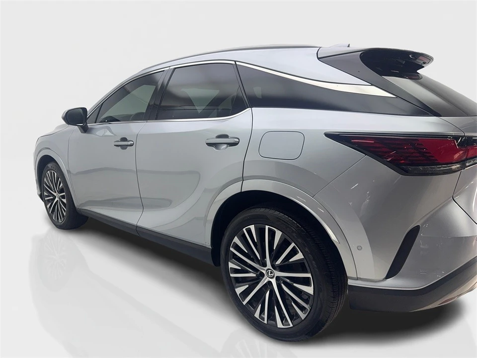 2024 Lexus RX 5th Gen - Image 14 of 21