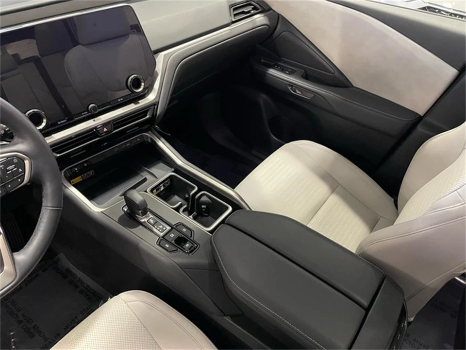 2024 Lexus RX 5th Gen - Image 27 of 31