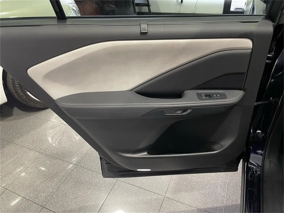 2024 Lexus RX 5th Gen - Image 31 of 31