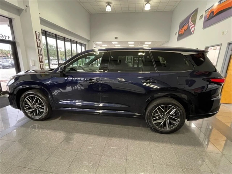 2024 Lexus RX 5th Gen - Image 2 of 31