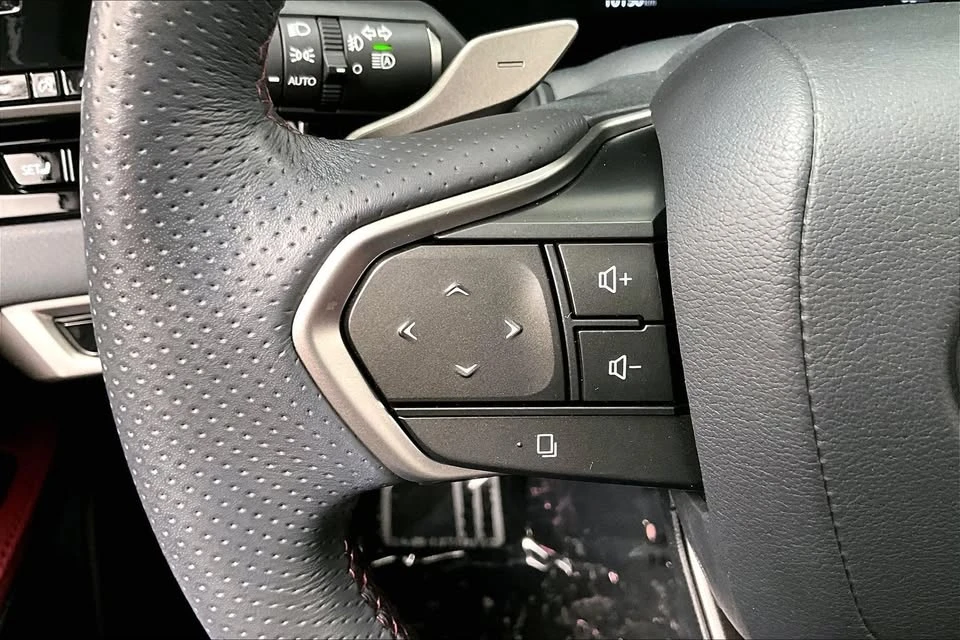 2024 Lexus RX 5th Gen - Image 10 of 16