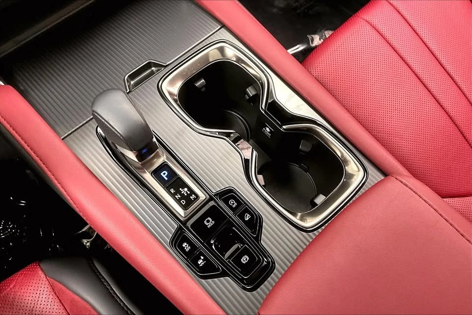 2024 Lexus RX 5th Gen - Image 14 of 16