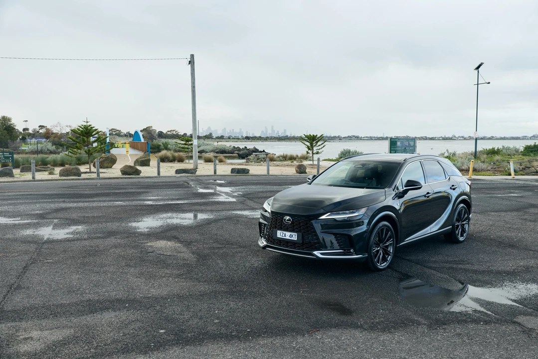 2024 Lexus RX 5th Gen - Image 18 of 31