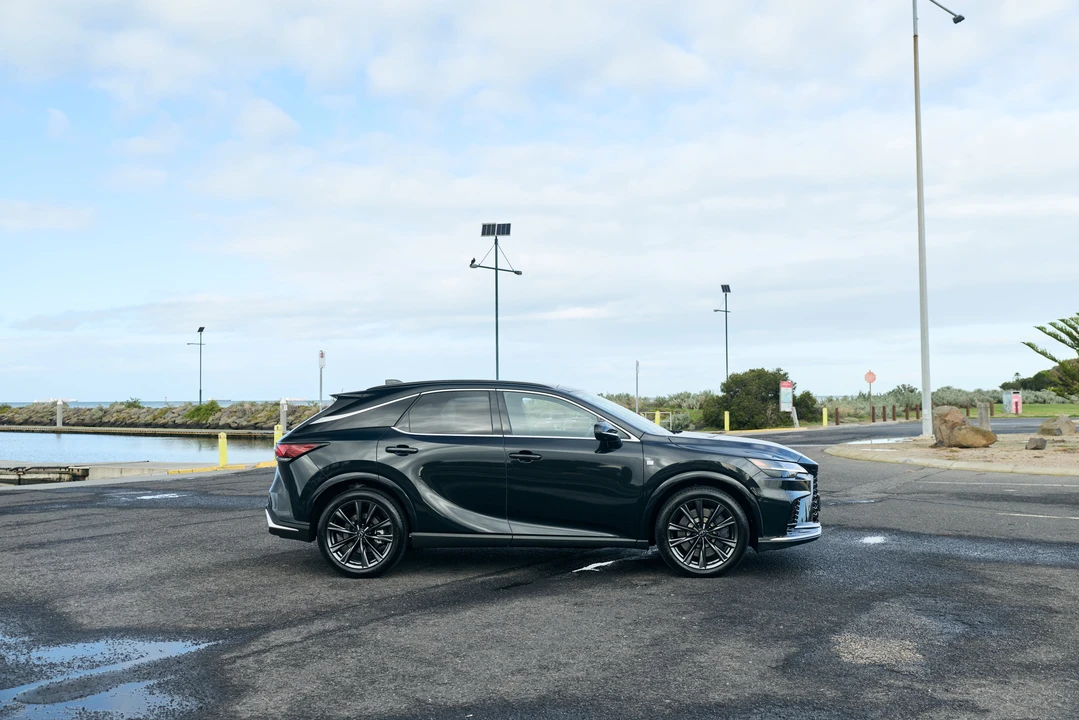 2024 Lexus RX 5th Gen - Image 4 of 31