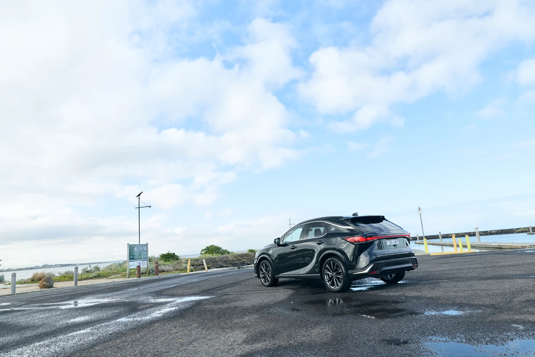2024 Lexus RX 5th Gen - Image 16 of 31