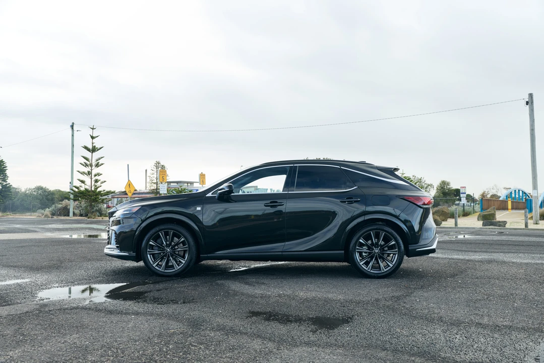 2024 Lexus RX 5th Gen - Image 8 of 31
