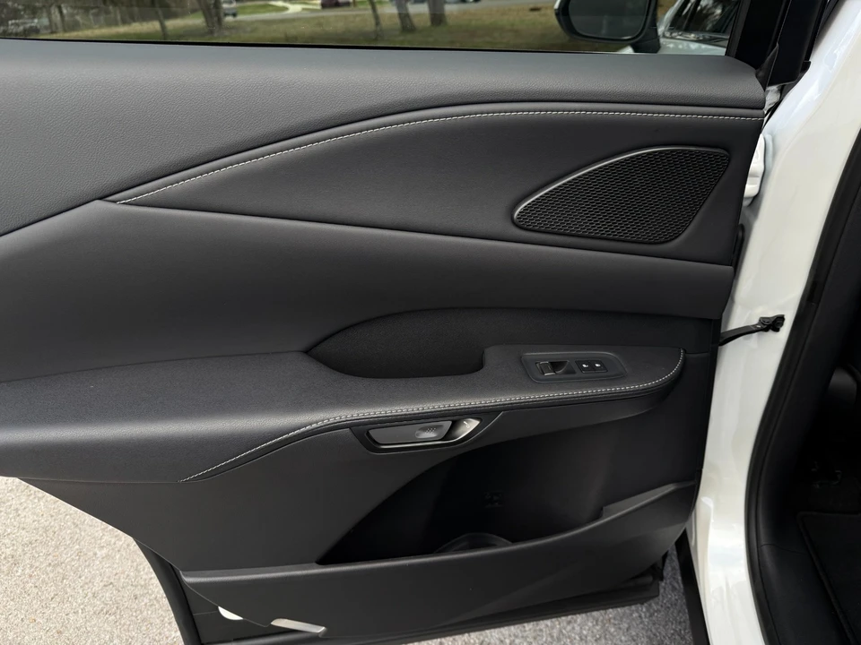 2024 Lexus RX 5th Gen - Image 16 of 21