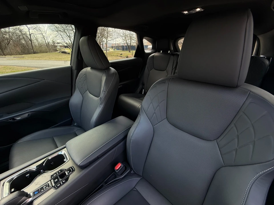 2024 Lexus RX 5th Gen - Image 7 of 21