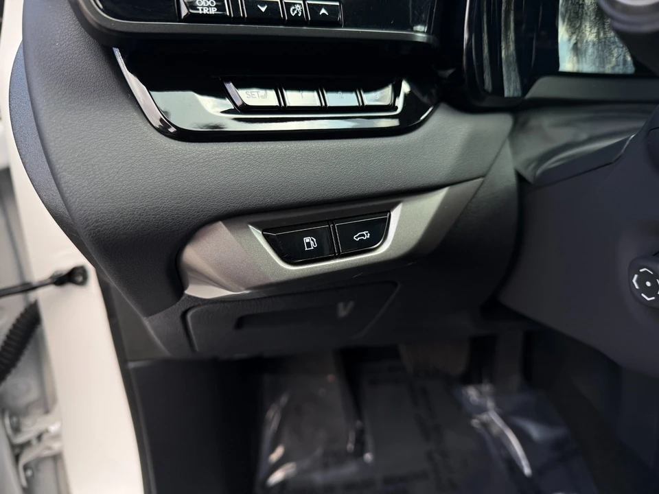 2024 Lexus RX 5th Gen - Image 9 of 21