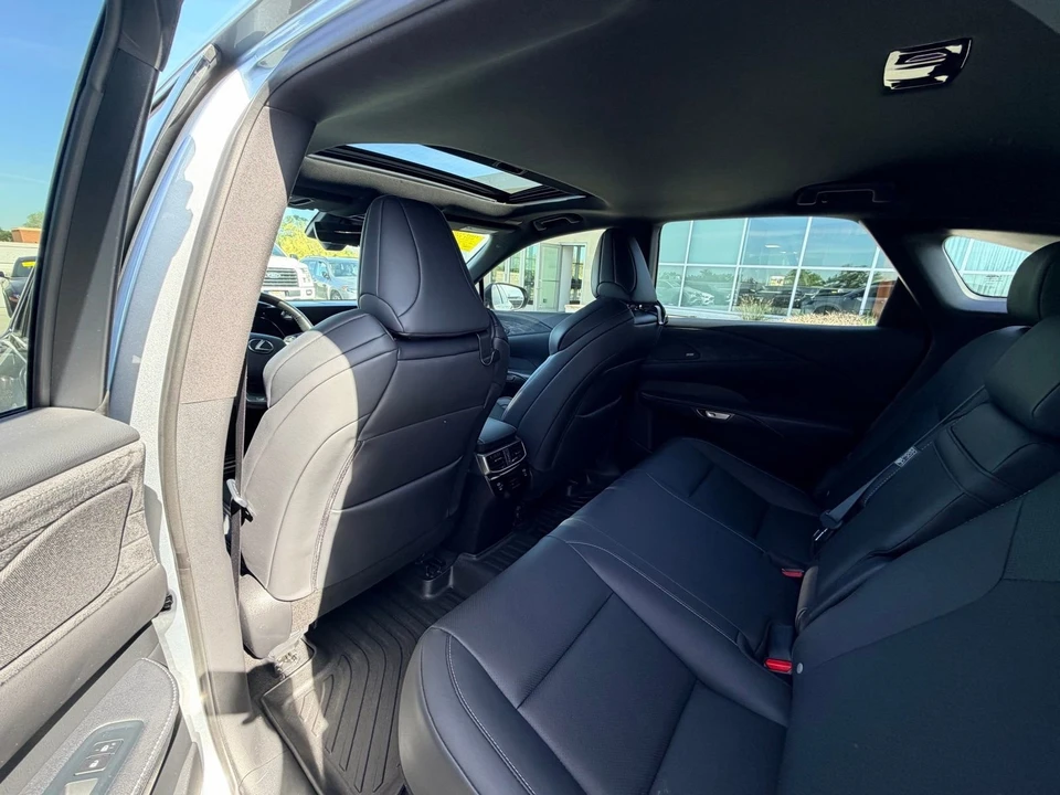 2024 Lexus RX 5th Gen - Image 4 of 6