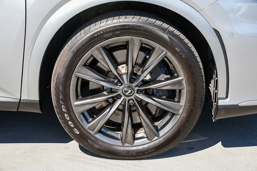 2024 Lexus RX 5th Gen - Image 9 of 21