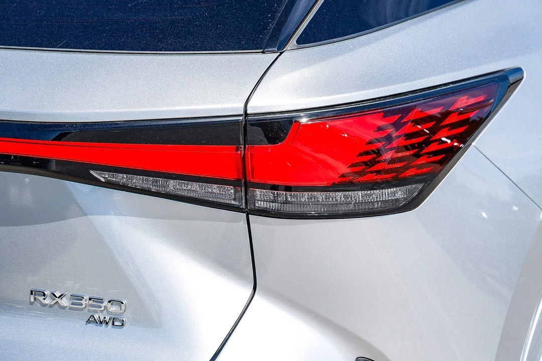 2024 Lexus RX 5th Gen - Image 8 of 21