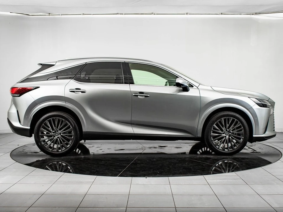 2024 Lexus RX 5th Gen - Image 6 of 21