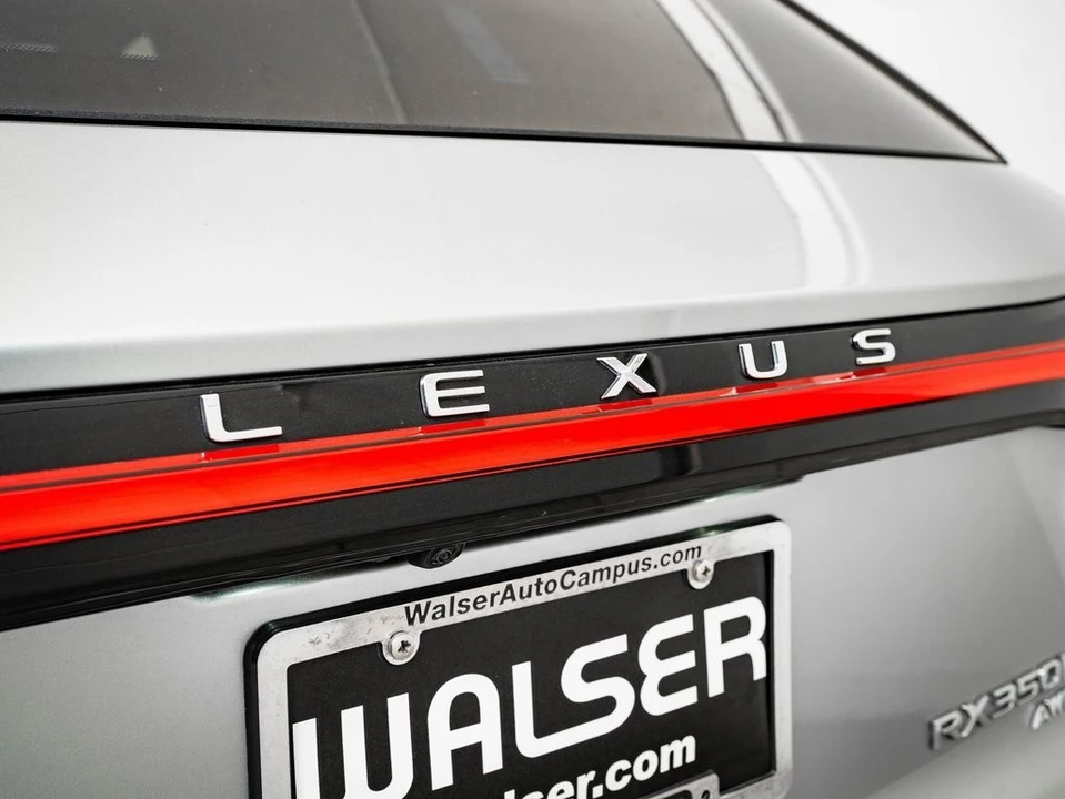 2024 Lexus RX 5th Gen - Image 18 of 21