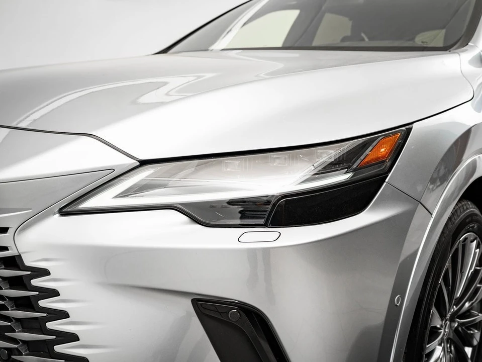 2024 Lexus RX 5th Gen - Image 16 of 21