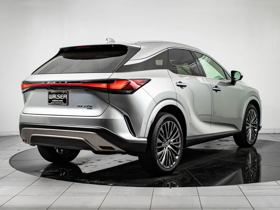 2024 Lexus RX 5th Gen - Image 7 of 21