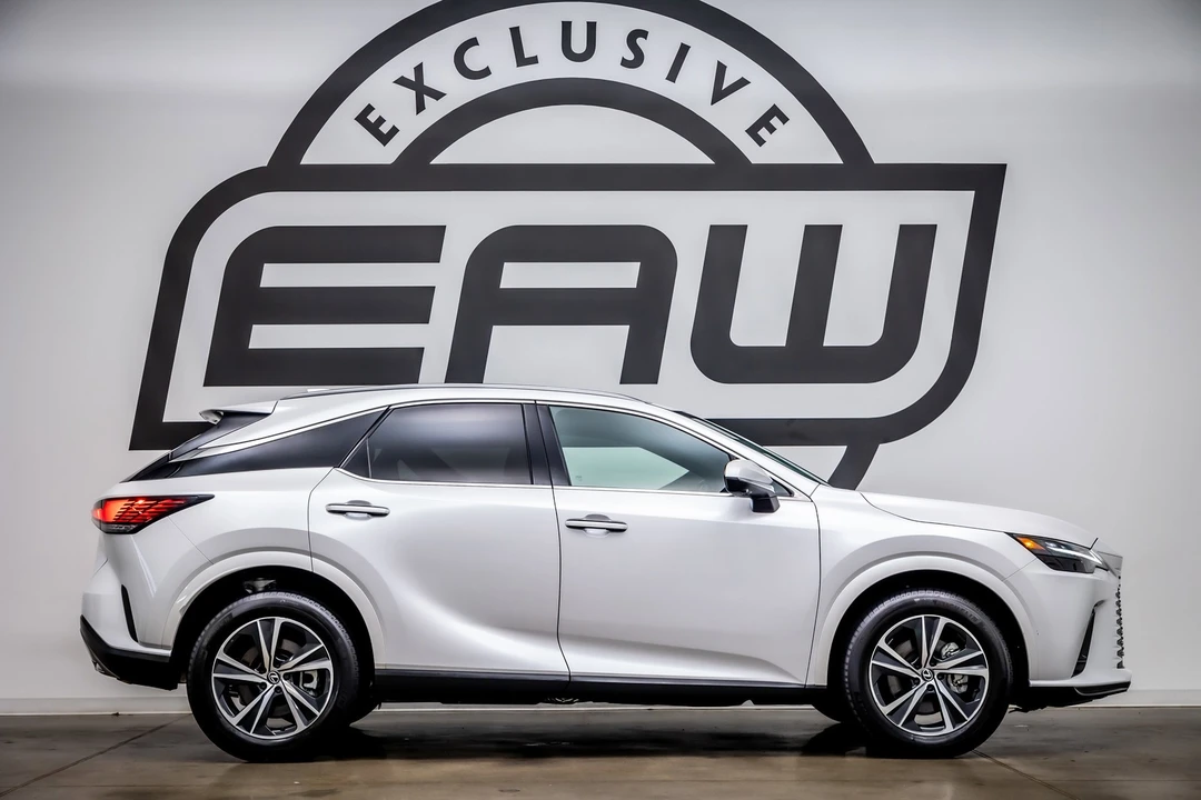 2024 Lexus RX 5th Gen - Image 9 of 12