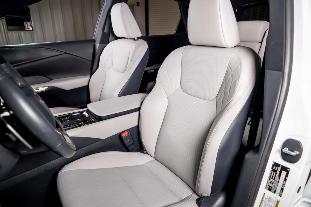 2024 Lexus RX 5th Gen - Image 5 of 12