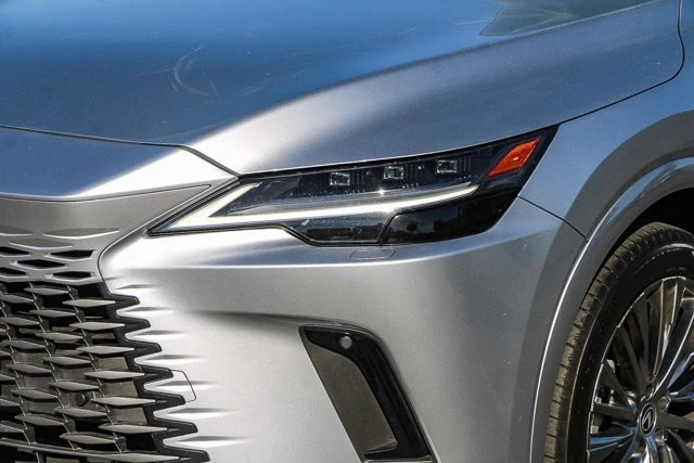2024 Lexus RX 5th Gen - Image 8 of 12