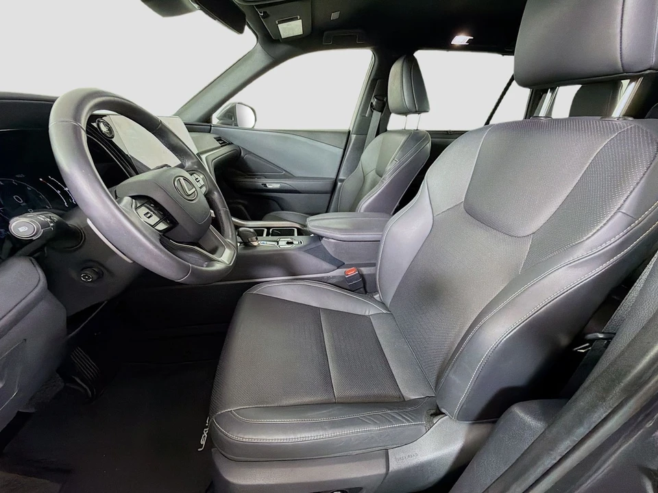 2024 Lexus ES 7th Gen - Image 13 of 21