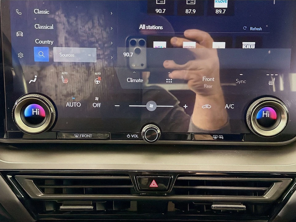 2024 Lexus ES 7th Gen - Image 18 of 21