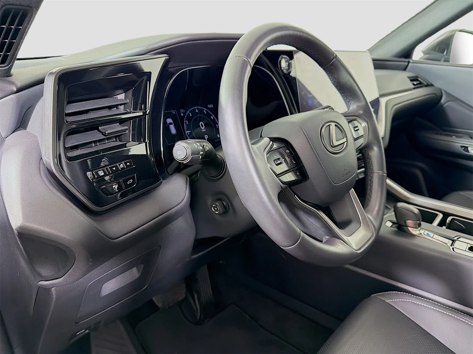 2024 Lexus ES 7th Gen - Image 11 of 12