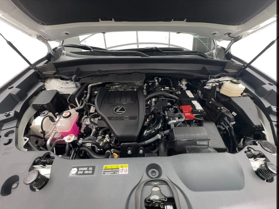 2024 Lexus ES 7th Gen - Image 17 of 21