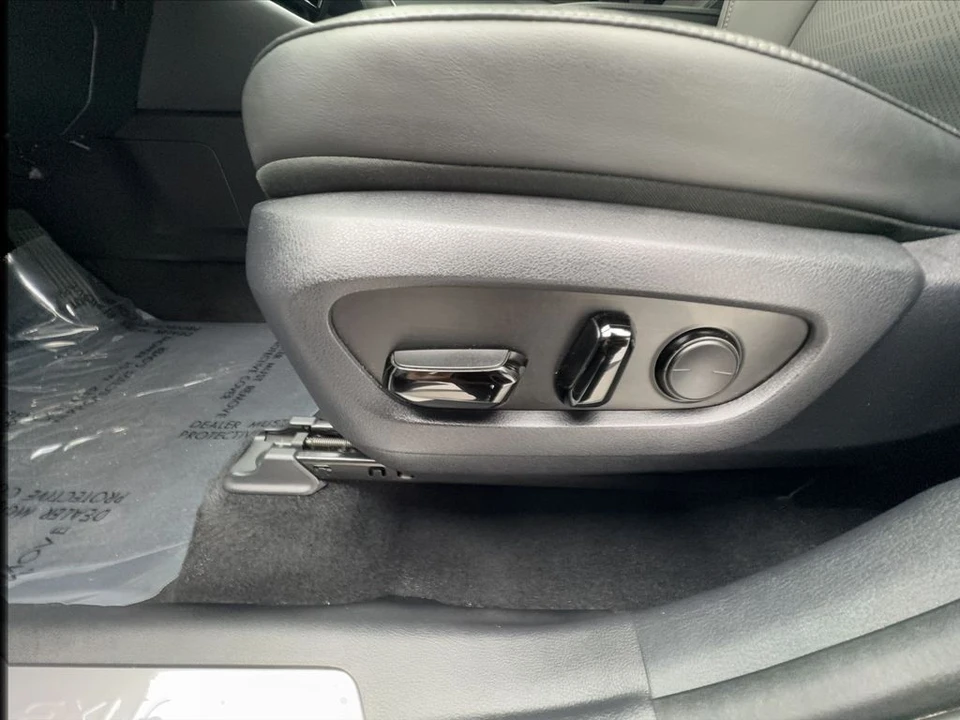 2024 Lexus ES 7th Gen - Image 20 of 21