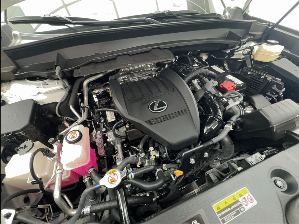 2024 Lexus ES 7th Gen - Image 18 of 21