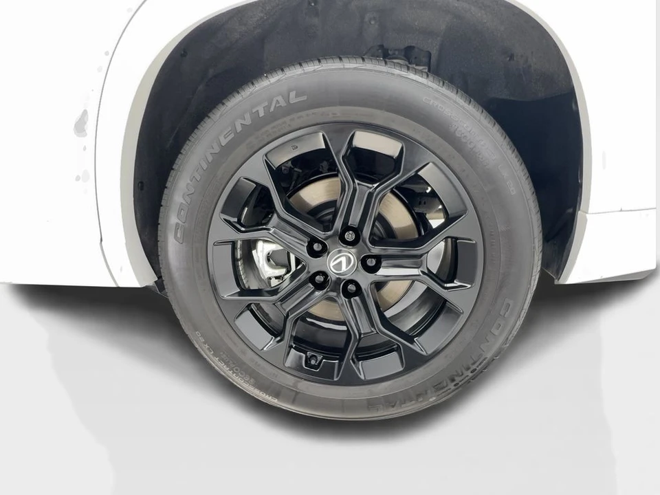 2024 Lexus ES 7th Gen - Image 11 of 21