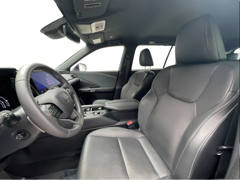 2024 Lexus ES 7th Gen - Image 19 of 21